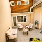 Appartement Hyper Centre Dans Remparts Vieille 1er Etage , Possible Faire A Pieds *