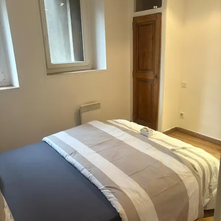 Hyper Centre Dans Remparts Vieille 1er Etage , Possible Faire A Pieds Apartment
