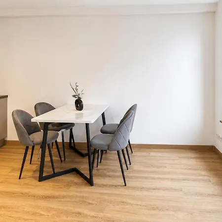Hyper Centre Dans Remparts Vieille 1er étage , Possible Faire A Pieds Appartement