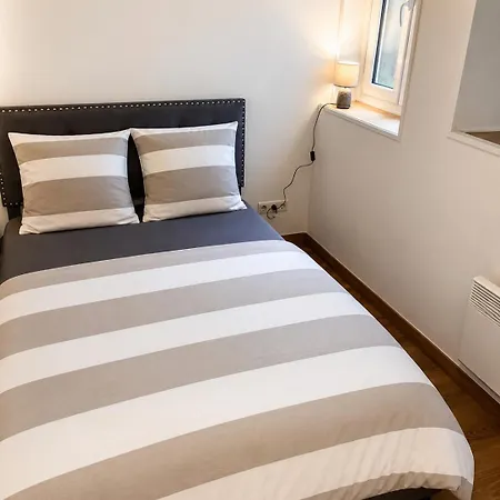 Hyper Centre Dans Remparts Vieille 1er Etage , Possible Faire A Pieds